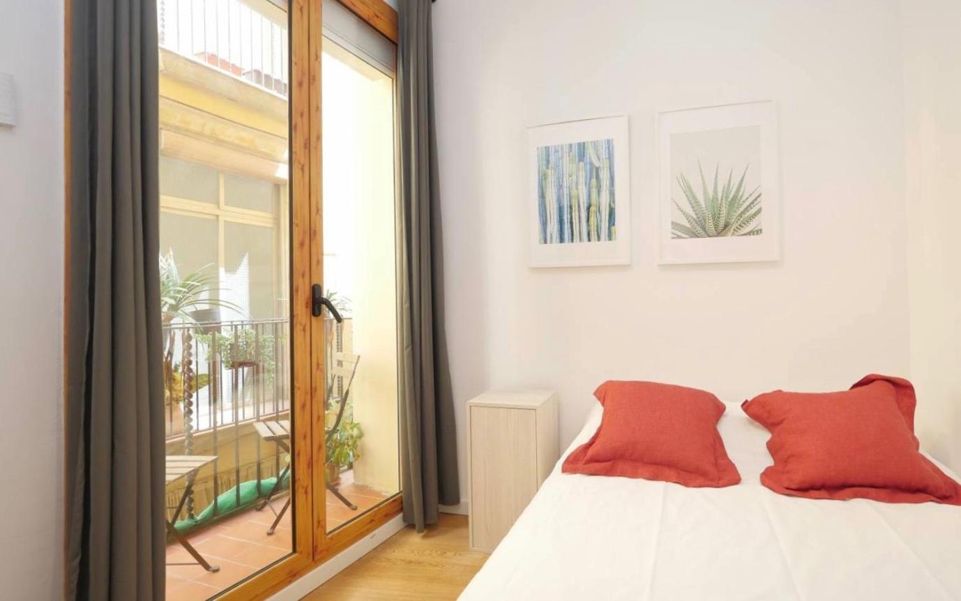 Urban Design Apartments & Studios Барселона Екстериор снимка